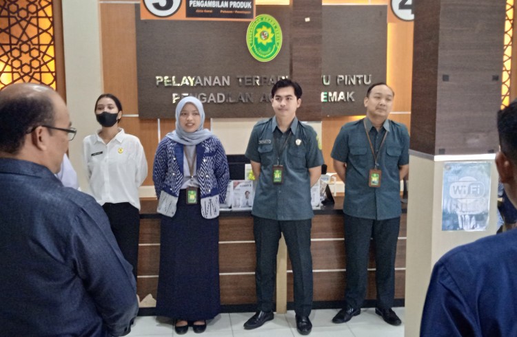 (25/06/2025) Pimpin Briefing Rabu Pagi, Ketua PA Demak sampaikan Pentingnya Pelayanan Prima kepada Masyarakat